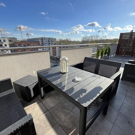 Apartament Z Tarasem Oraz Podziemnym Parkingiem Apartman Krakkó Kültér fotó