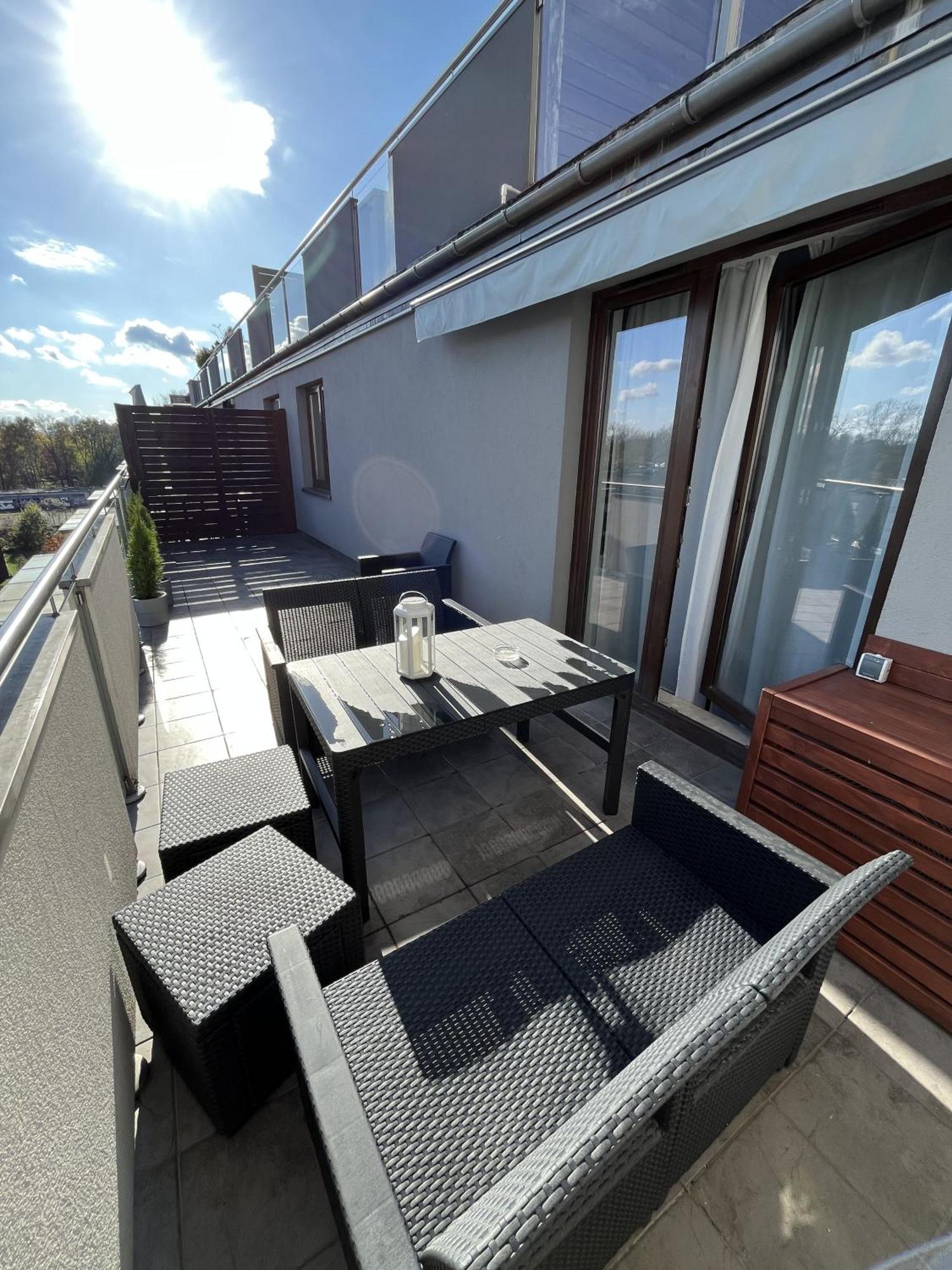Apartament Z Tarasem Oraz Podziemnym Parkingiem Apartman Krakkó Kültér fotó